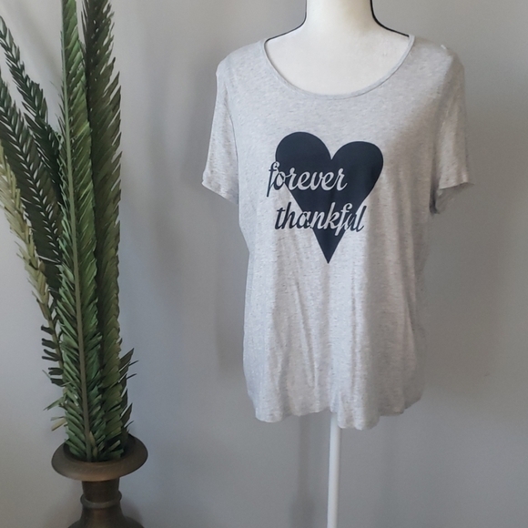 Cato gray heather tee with black heart graphic - Picture 1 of 8